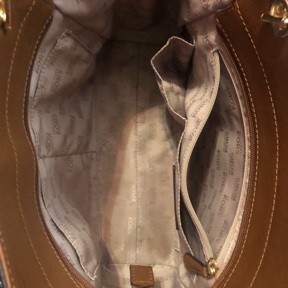 Michael Kors Handbag - Picture 2 of 2